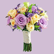 Svatební kytice fialová, krémové růže